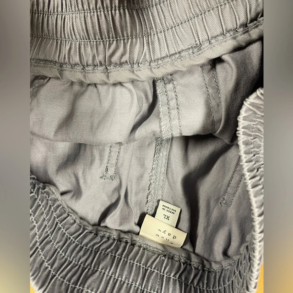 Gray casual everyday pants - Picture 6 of 11